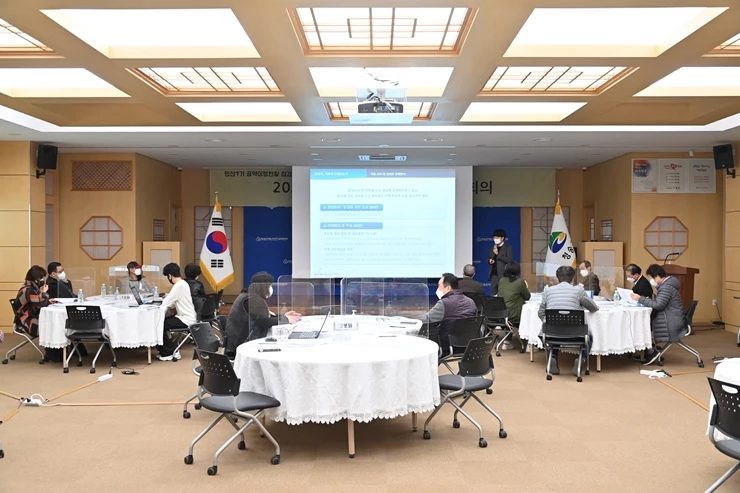 군민들의 참여 - 공약 군민배심원단 운영