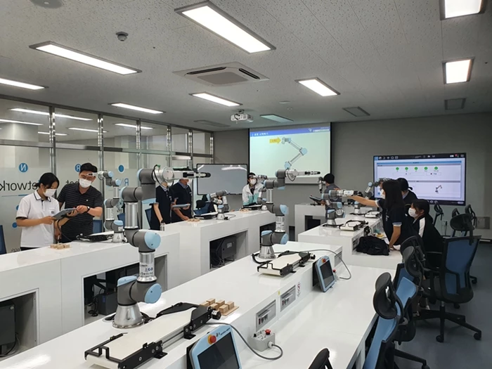 영천시-폴리텍대학 로봇캠퍼스, ‘로봇직업분야 진로체험캠프’ 운영 사진 / 영천시