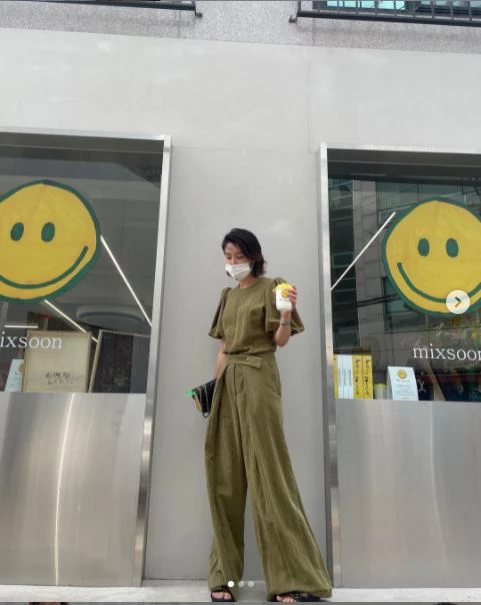 놀라운 다리 비율로 네티즌들 사이에서 화제가 된 채정안 씨 / 채정안 씨 인스타그램