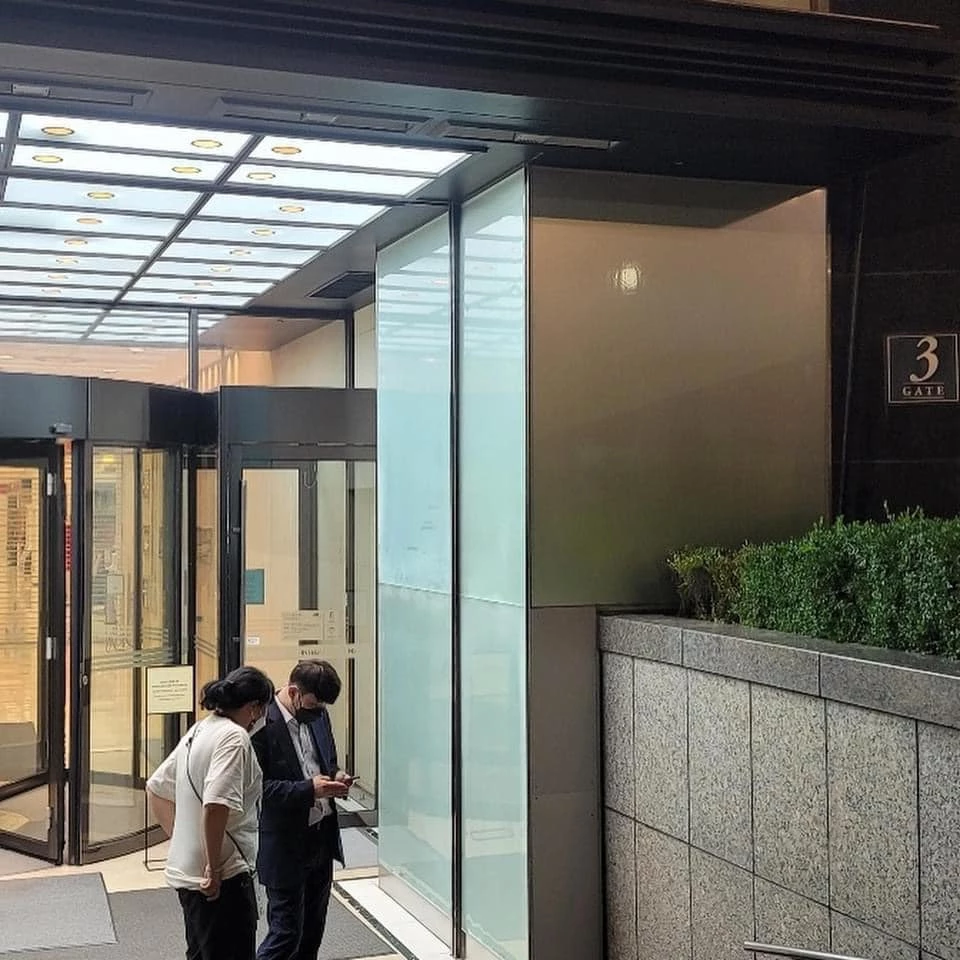 퓨처를 구조 중인 신세계 백화점