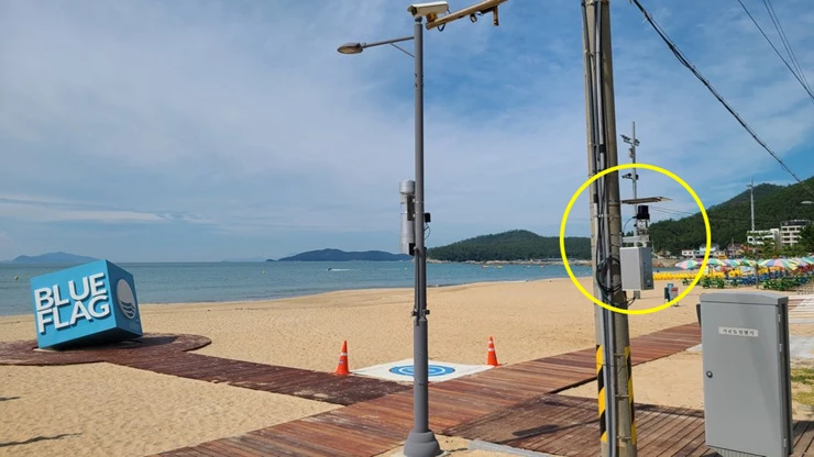 완도군은 신지 명사십리 해수욕장 이용 관광객 통계의 정확성을 높이기 위해 스마트 무인계측기 5대를 설치했다.