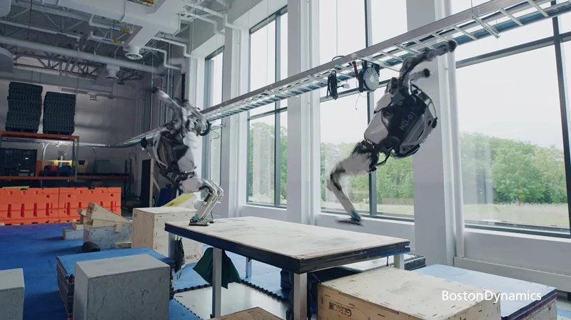 이하 유튜브, 'Boston Dynamics'