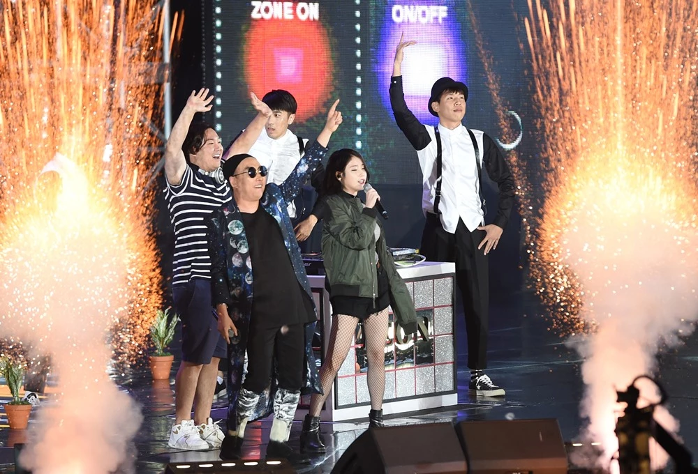 (왼쪽) 유재환, 박명수, 아이유