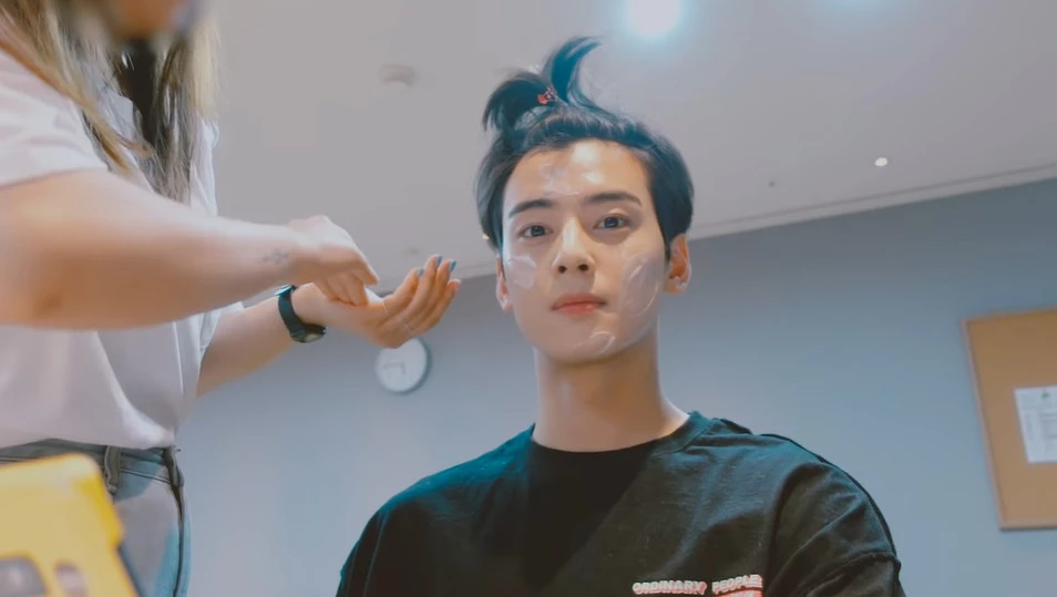 차은우 화장 지우는 모습