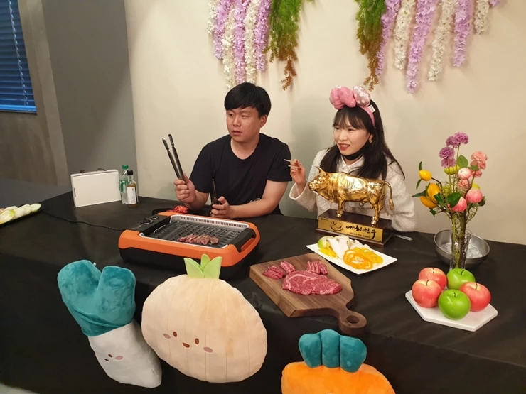 청년 크리에이터 라이브 커머스  / 예천군