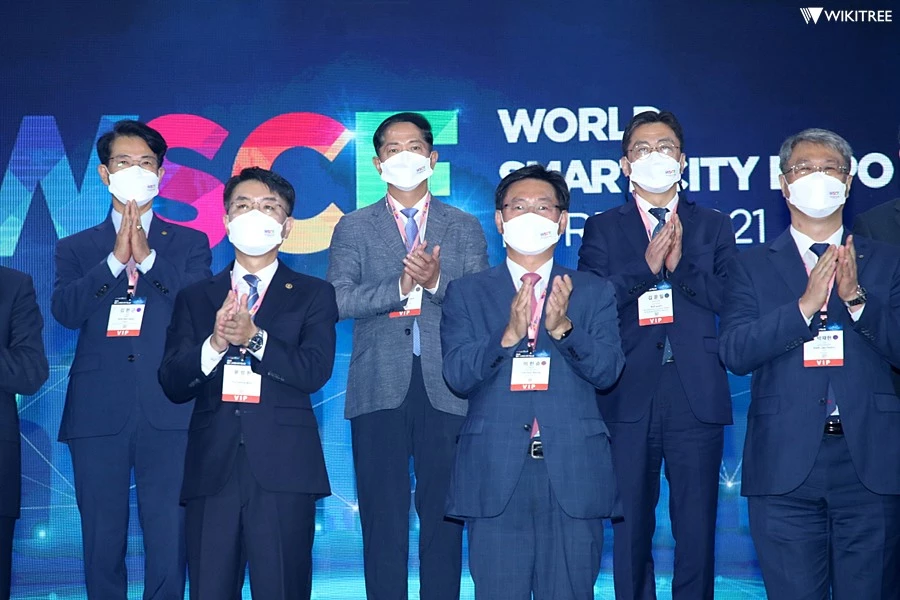 이재준 고양시장(가운데) / 이하 고양시청