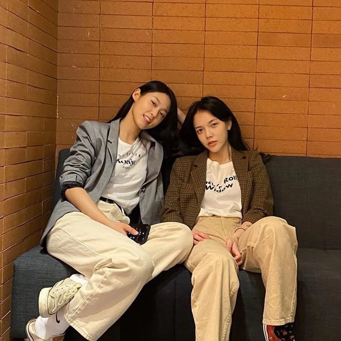 AOA 멤버 설현과 전 멤버 지민 / 지민 인스타그램