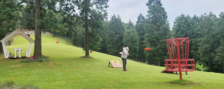 영광군은 묘량면 장암산 산림욕장에 디스크 골프 3홀을 설치했다.
