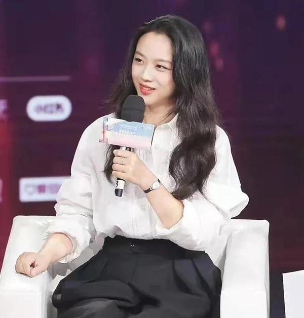 탕웨이가 인터뷰를 하고 있다. /BJIFF2021 공식 홈페이지