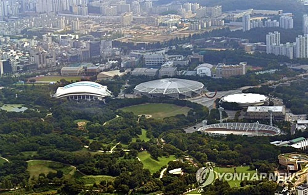 서울 올림픽공원 체조경기장(가운데 건물) / 연합뉴스