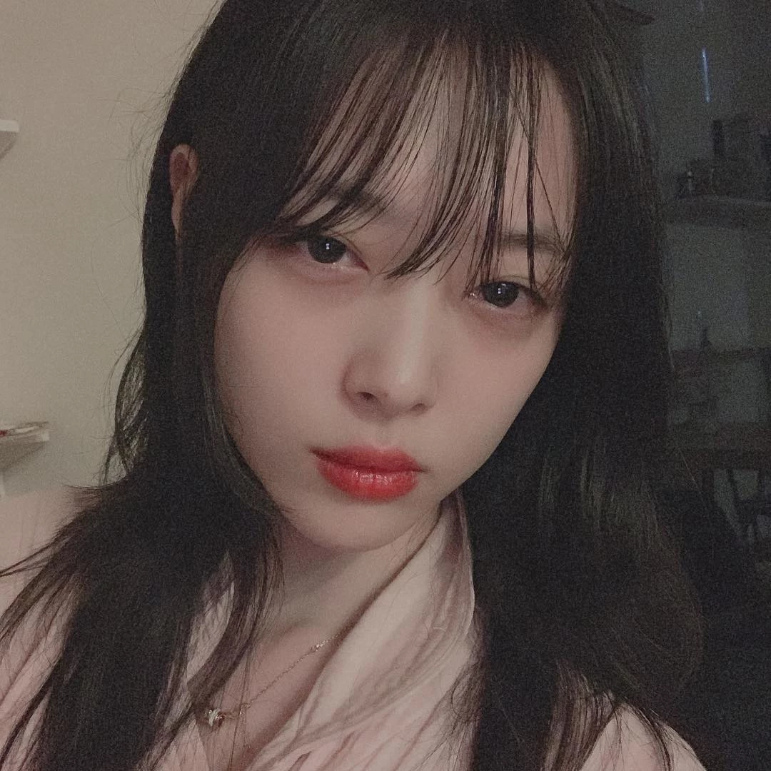 “누구보다 당당하고 아름다웠던 설리, 그가 떠난 지 2년이 흘렀습니다” | 위키트리
