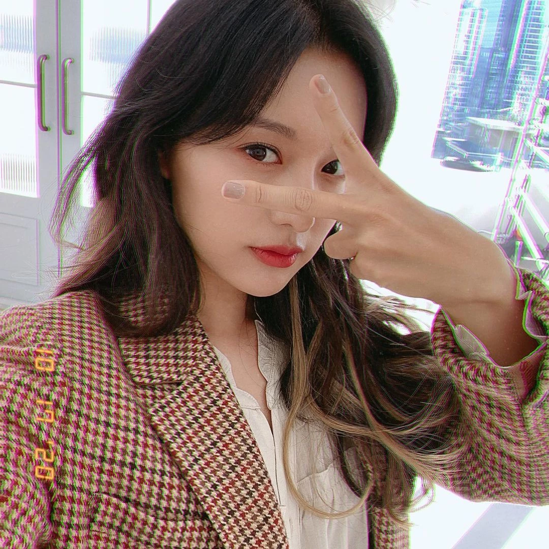 김지원 인스타그램