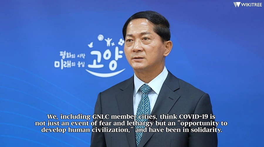 연설 중인 이재준 시장