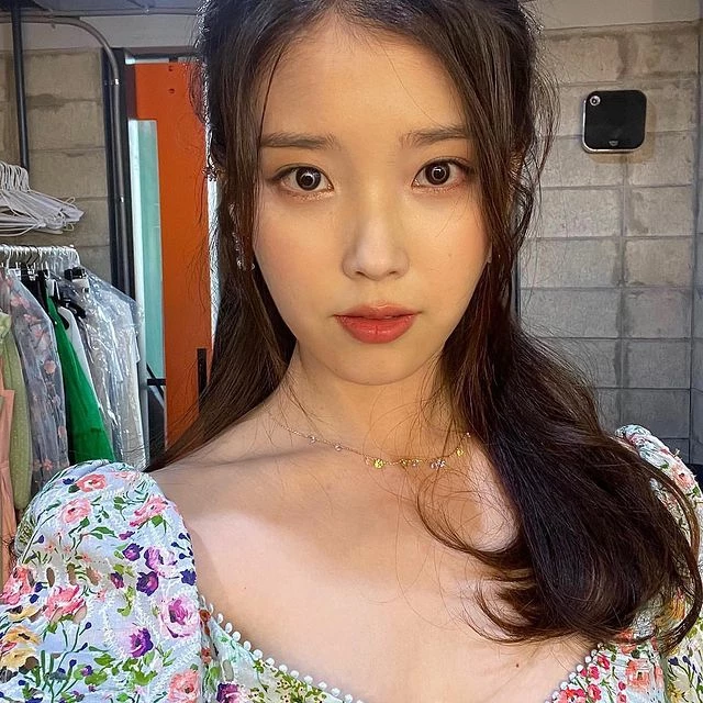 아이유 인스타그램