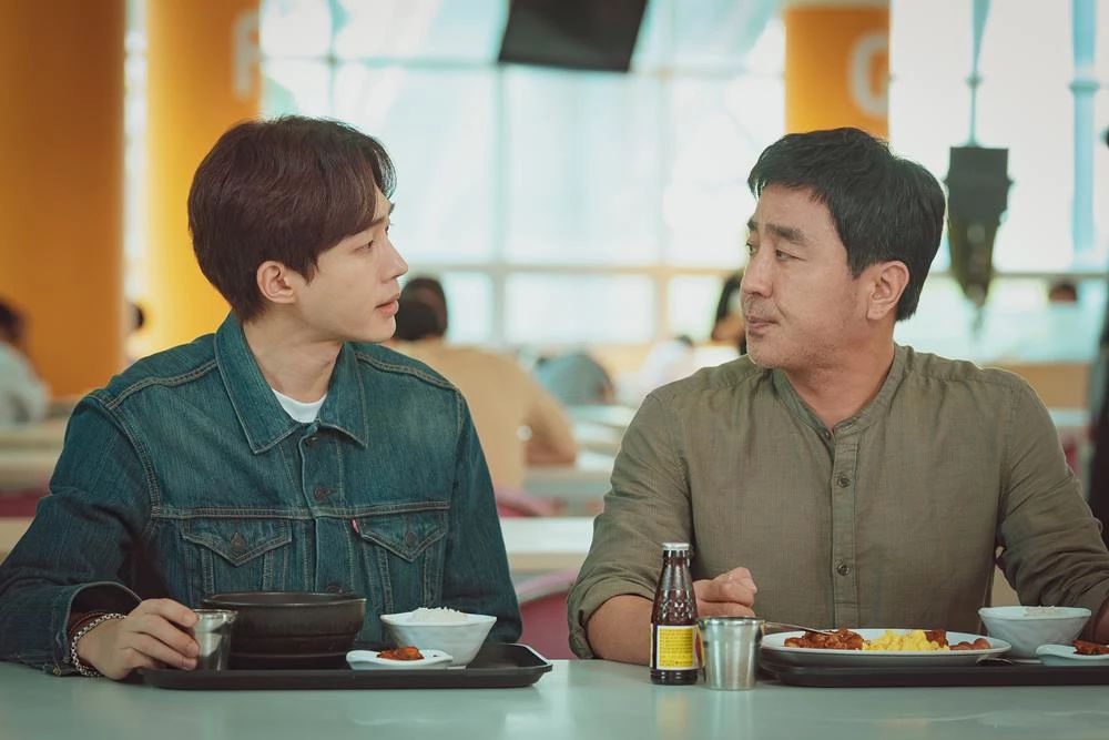 '장르만 로맨스' 속 무진성(왼쪽)과 류승룡