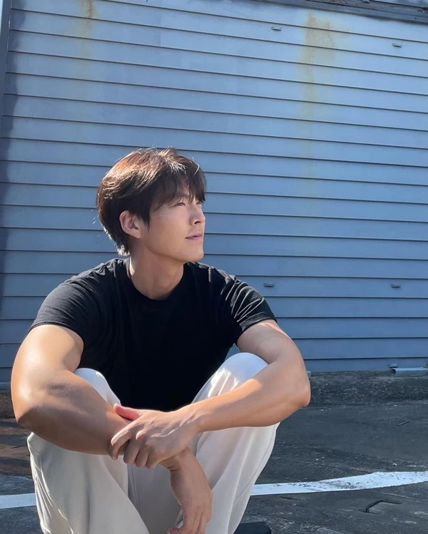 이하 김우빈 인스타그램