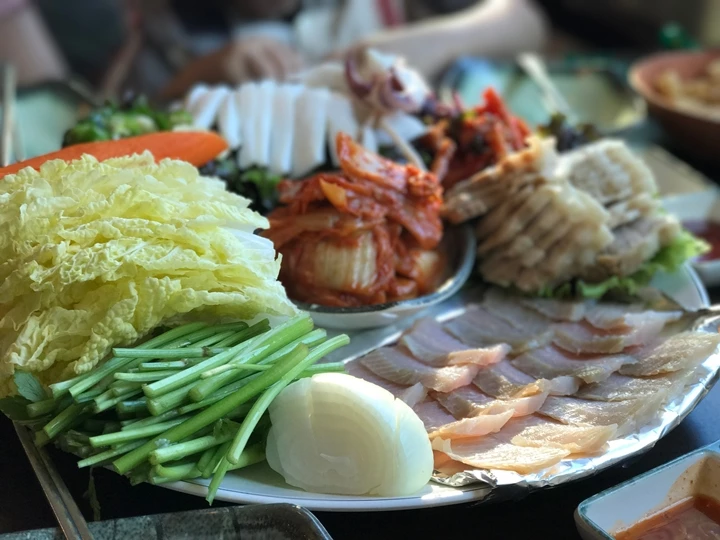 홍어 삼합 /셔터스톡