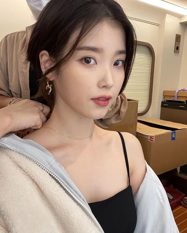 아이유 인스타그램