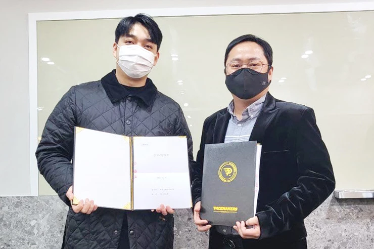 왼쪽부터 (주)이어드림 김홍만 대표, (주)페이스메이커스 김경락 대표