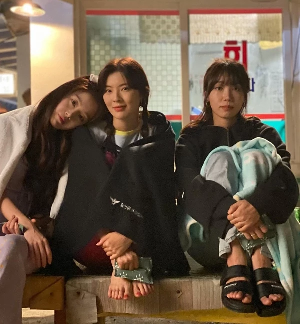 왼쪽부터 한선화, 이선빈, 정은지 / 정은지 인스타그램