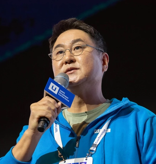 이석우 두나무 대표가 2019년 9월 5일 인천 그랜드 하얏트에서 열린 업비트 개발자 콘퍼런스(UDC) 2019에서 웰컴 스피치를 하고 있다. /두나무