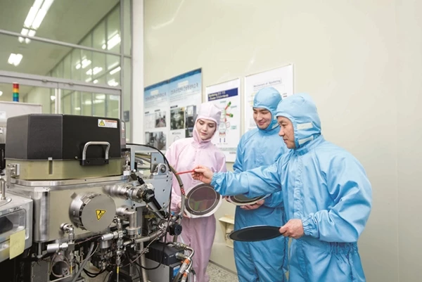 영진전문대 반도체계열 실습 모습 / 영진대