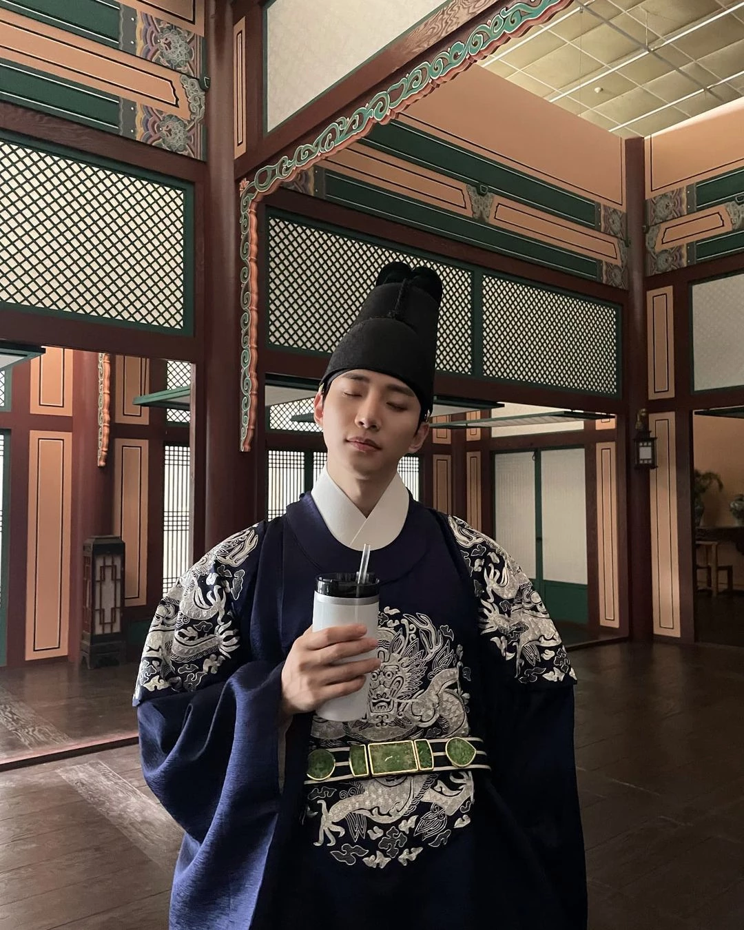 이준호에게 도착한 커피차…보낸 사람 알려지자 다들 엄청 놀라고 있다 (사진)