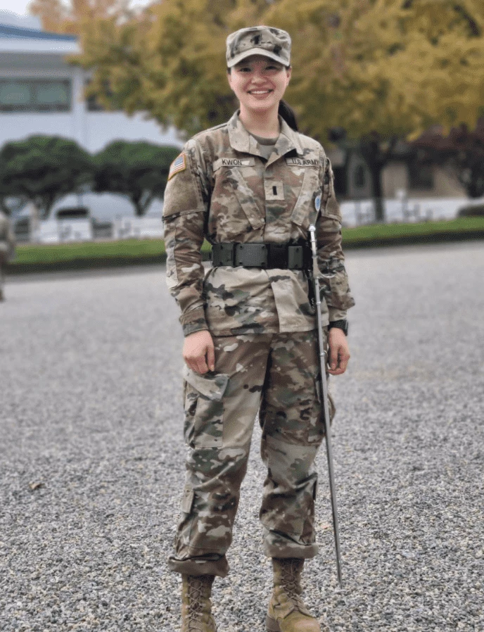 군인의 길 걷고 있는     권예영      중위 / 유엔사 페이스북