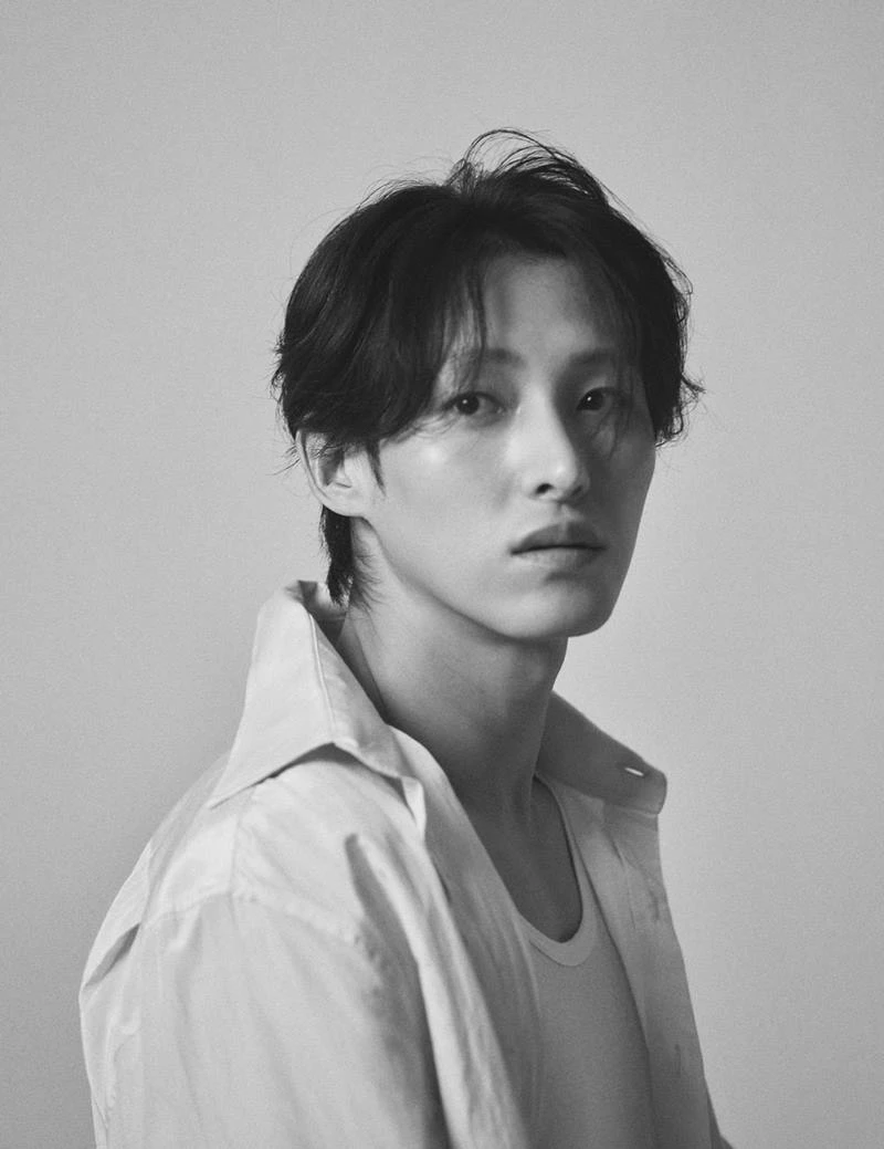 배우 홍윤재 / 이하 우주북스