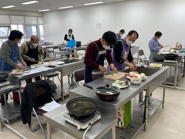 중년남성 요리교실 / 군산시
