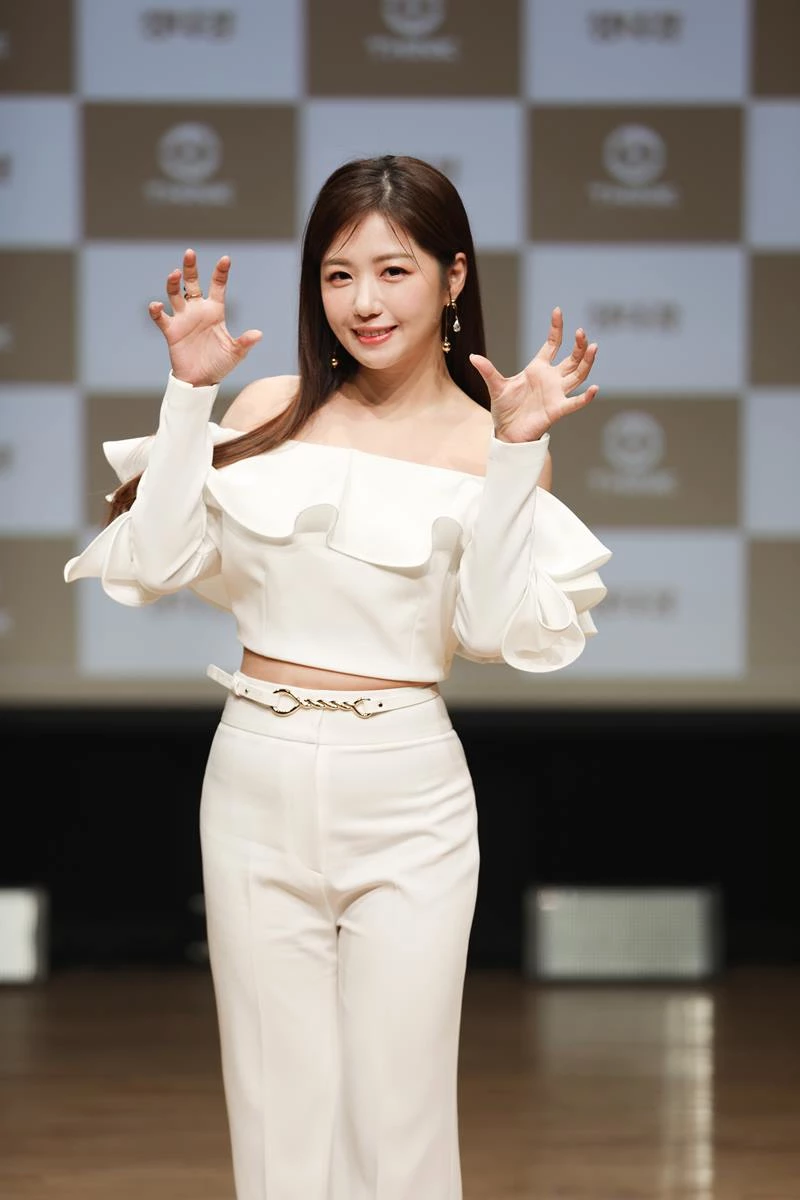 정다경 / 생각엔터테인먼트