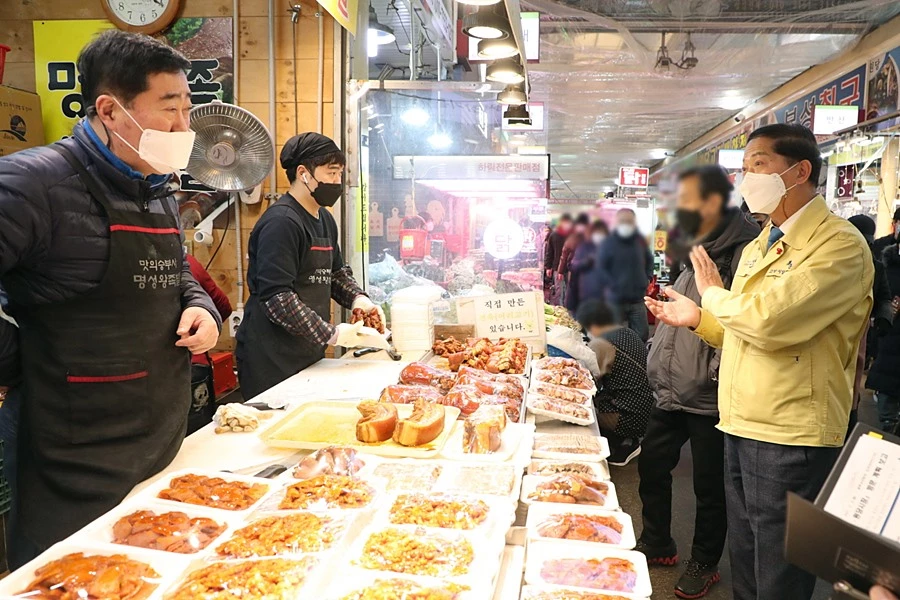 이재준 고양시장(오른쪽)