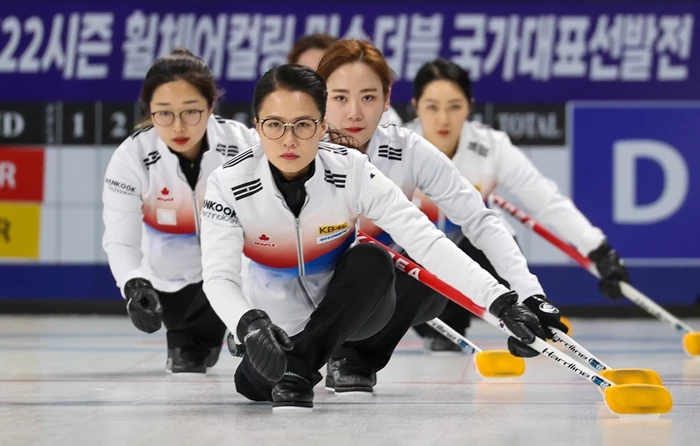 여자 컬링팀(김은정, 김경애, 김선영, 김영미, 김초희·강릉시청)