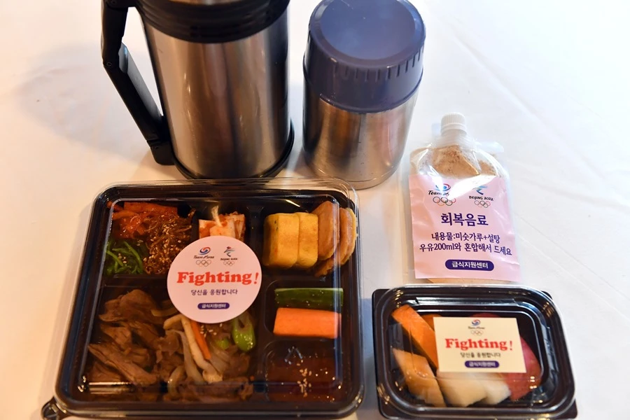 대한체육회가 선수들에게 제공하고 있는 도시락 / 이하 뉴스1