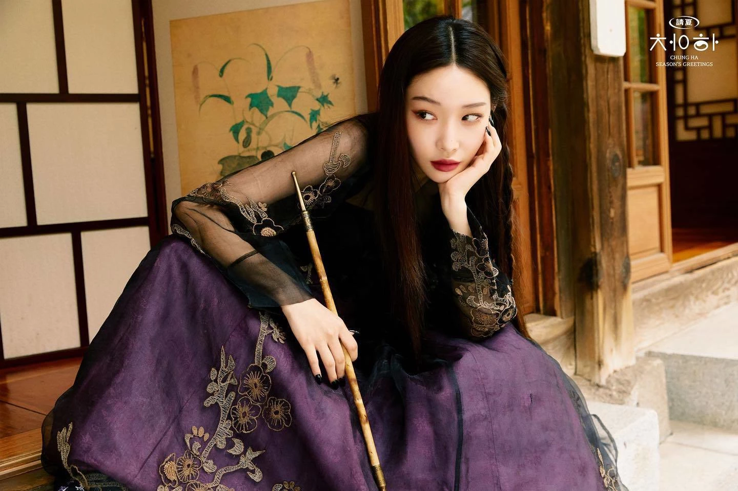 한복을 입은 청하 / 이하 MNH엔터테인먼트, 청하 인스타그램