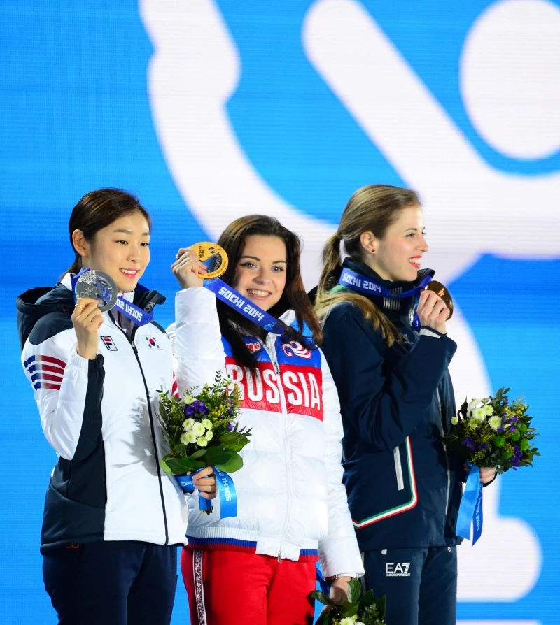 왼쪽부터 김연아, 아델리나 소트니코바, 카롤리나 코스트너