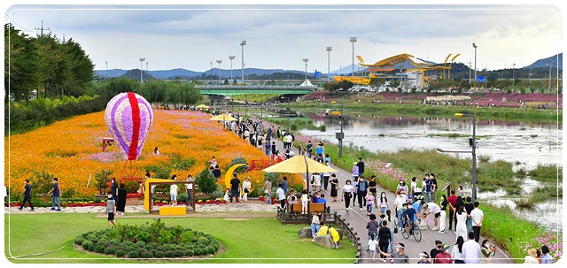 10억 송이 꽃이 피는 황룡강 등 천혜의 관광자원을 보유한 장성군이 장기적인 안목으로 관광자원 개발에 나선다.