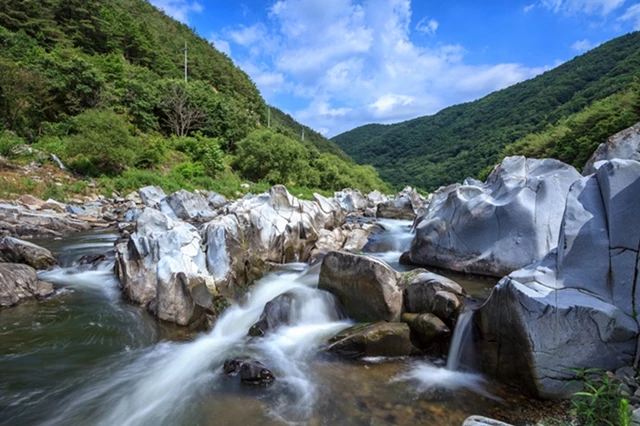 신성계곡(길안천), 한국관광공사 봄시즌 비대면 안심관광지에 선정(백석탄) / 청송군