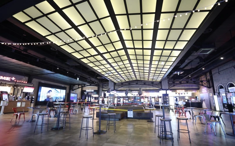 이하 썰렁한 극장가 / 이하 뉴스1