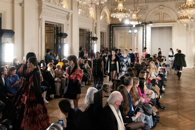 지난 6일 프랑스 파리 브롱냐르궁에서 진행된 두칸 패션쇼 / 이하 두칸 제공