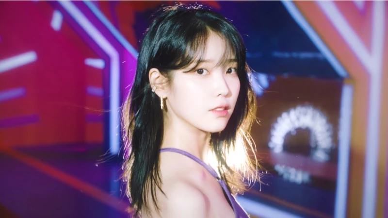 아이유 / 유튜브 'JAY PARK'