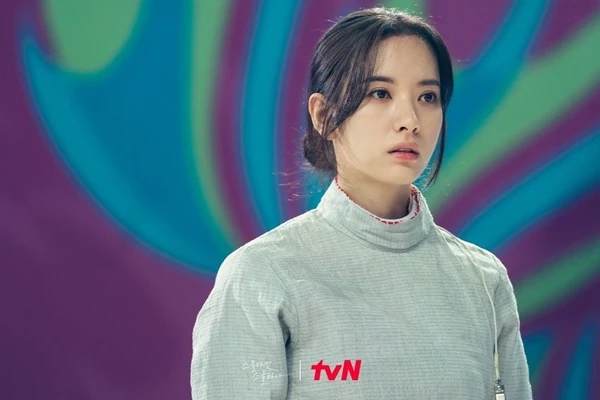 tvN 드라마 '스물다섯 스물하나' 속 보나 / tvN 드라마 공식 인스타그램