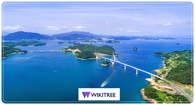 여수시가 새로운 관광콘텐츠 개발과 스마트 관광도시 조성으로 ‘지속가능한 해양관광 휴양도시’ 기반 마련에 박차를 가하고 있다.