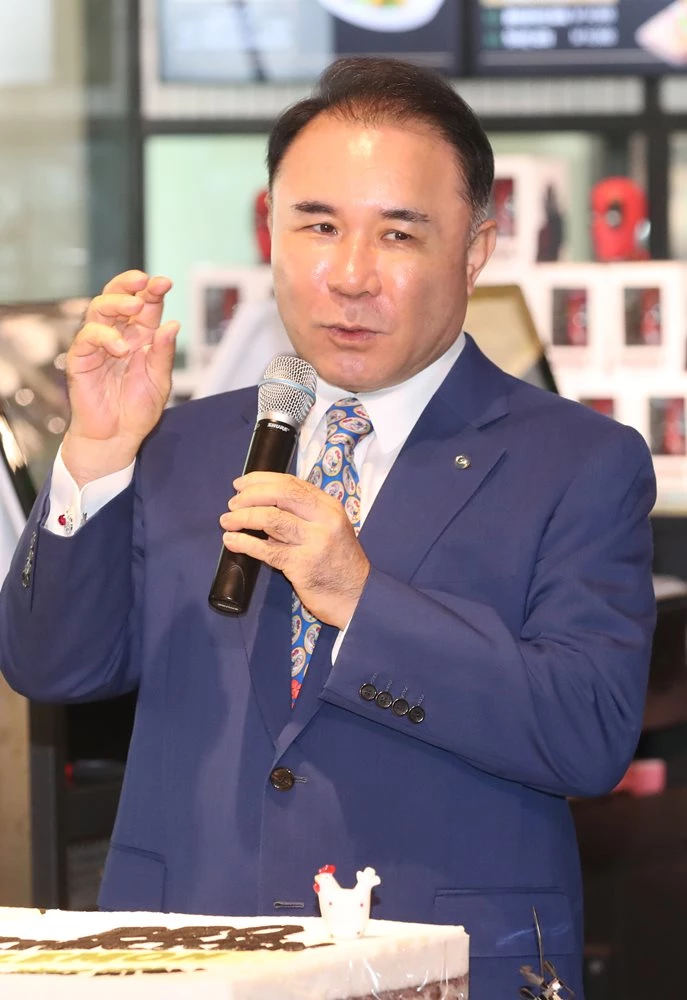 윤홍근 제너시스 BBQ 회장 / 이하 뉴스1