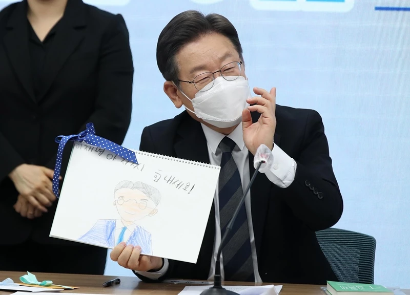 “사실 고민 많았는데…” 조용하던 이재명, 직접 등판해 글 남겼다