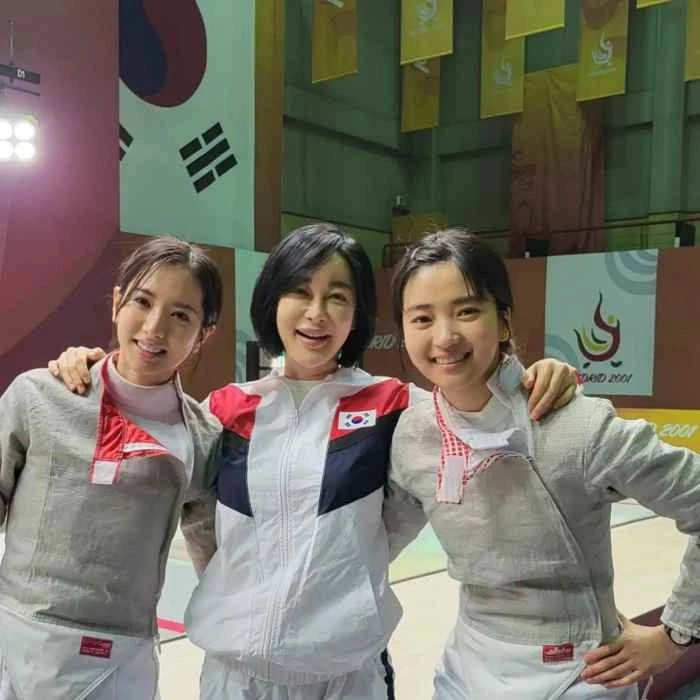 tvN 드라마 ‘스물다섯 스물하나’ 출연 배우 (왼쪽부터) 보나, 김혜은, 김태리 / 이하 김혜은 인스타그램