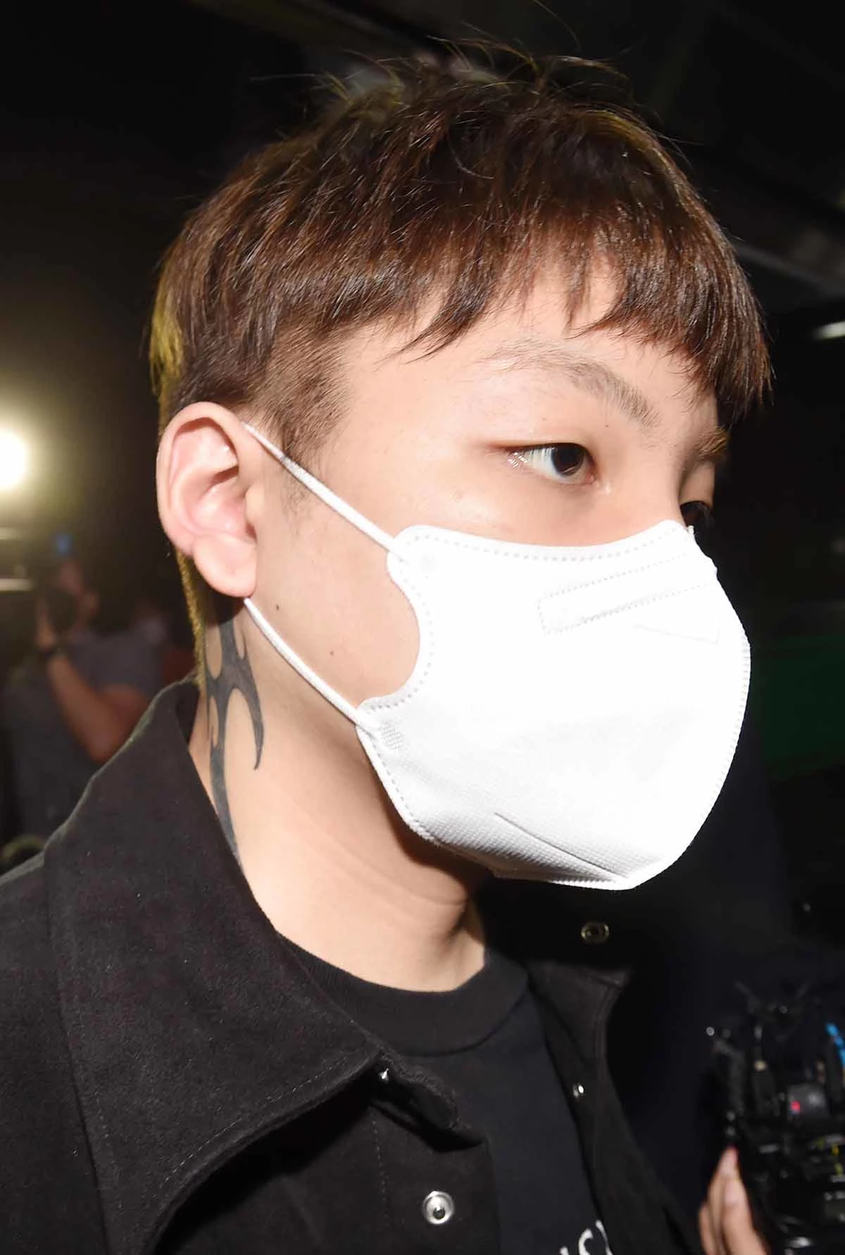 무면허 운전과 음주측정 거부·경찰관 폭행 등 혐의로 입건된 장제원 국민의힘 의원 아들인 래퍼 노엘(본명 장용준)이 30일 서울 서초구 서초경찰서에서 경찰 조사를 위해 출석하고 있다. / 2021년 9월 30일 뉴스1