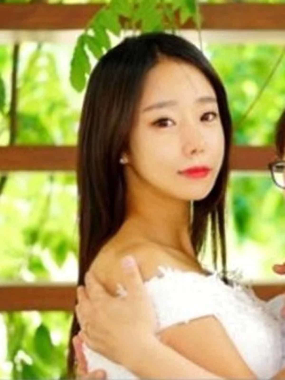 고인이 된 남편 A씨와의 결혼 사진 / 누리꾼이 이은해 SNS에서 찾아낸 사진