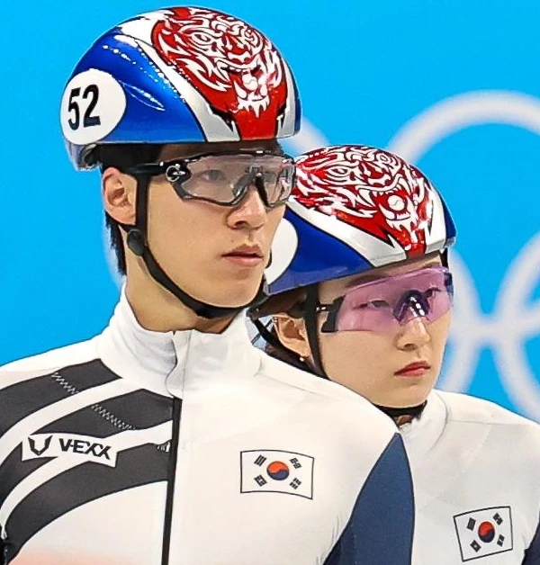 대한민국 쇼트트랙 대표팀 황대헌, 최민정이 6일 오후 중국 베이징 수도실내체육관에서 훈련하고 있다. /뉴스1