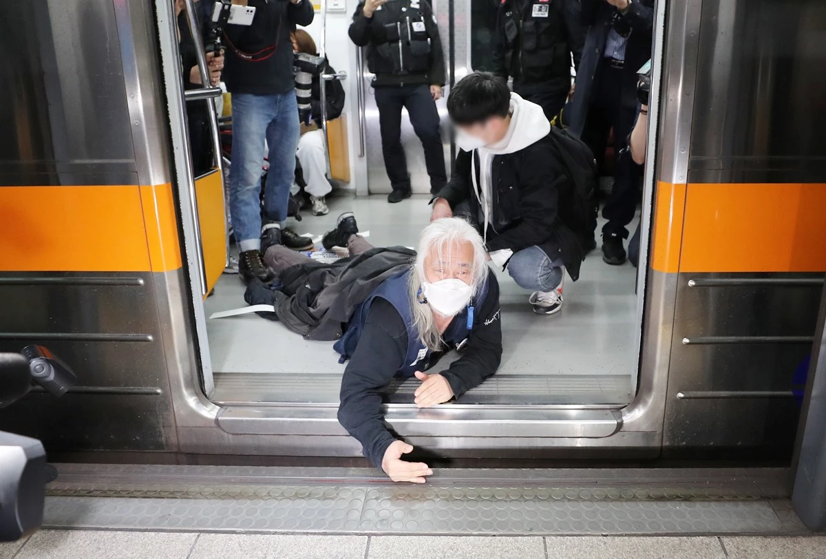 21일 전장연 시위 장면